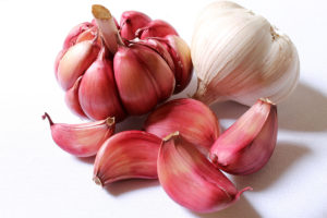 garlic-cloves-1200x800px