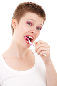 woman-brushing-teeth-1200x800px